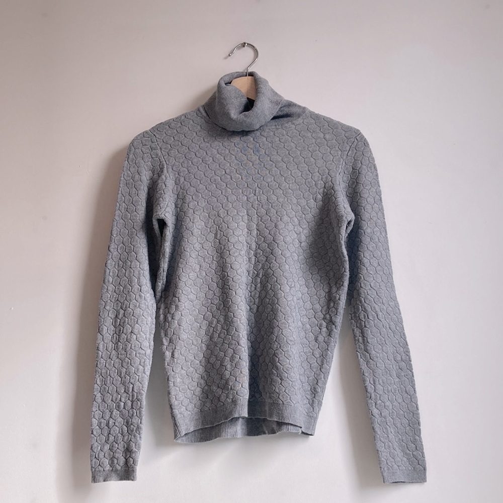 Forever 21 grey turtle neck. Size small. EUC